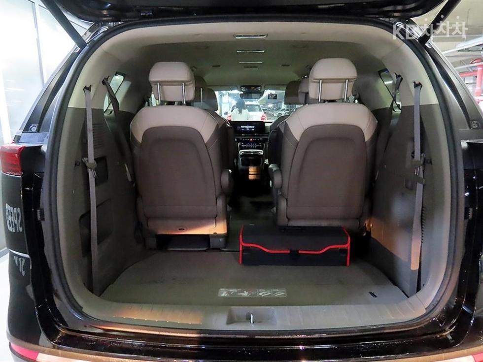 2022 - kia carnival