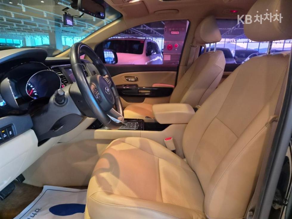 2018 - kia carnival