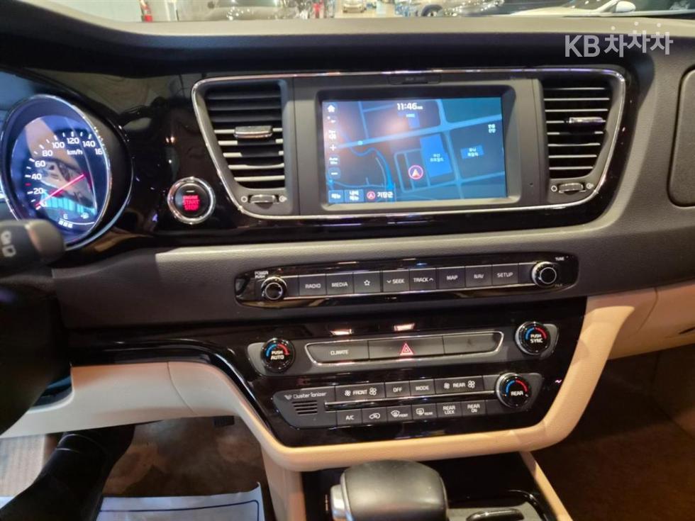 2018 - kia carnival
