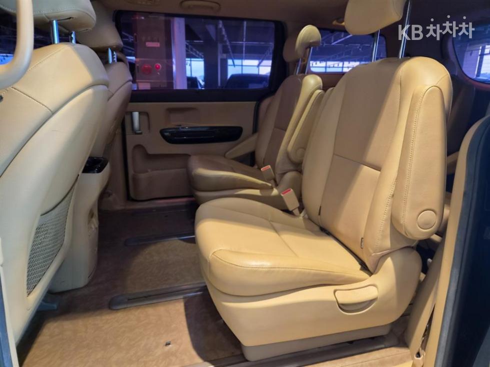 2018 - kia carnival
