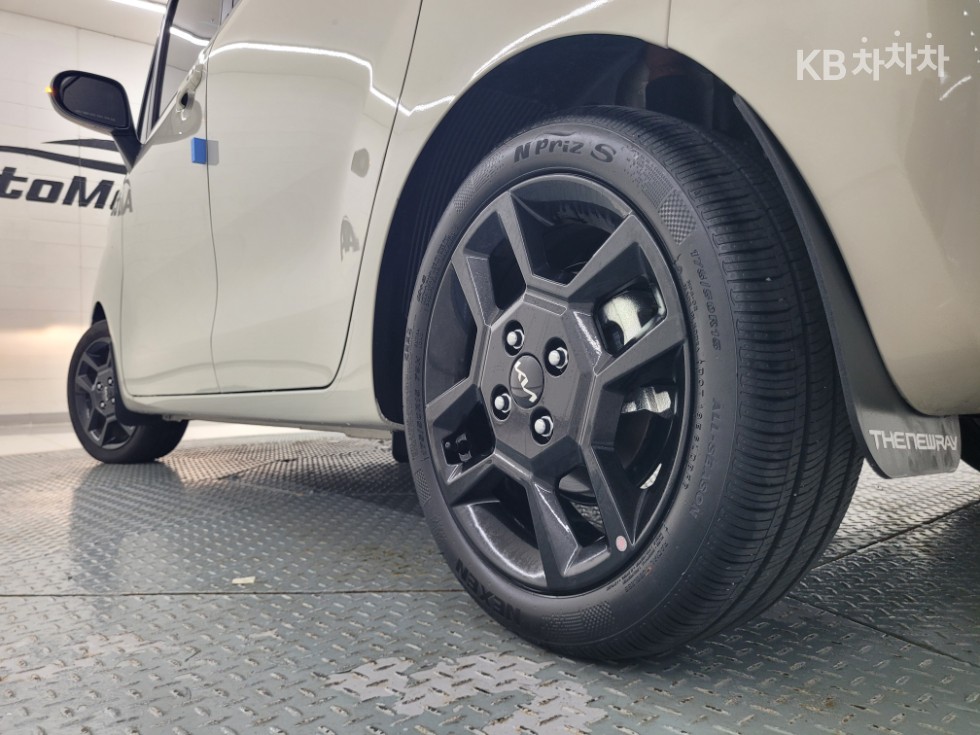 2025 - kia kia