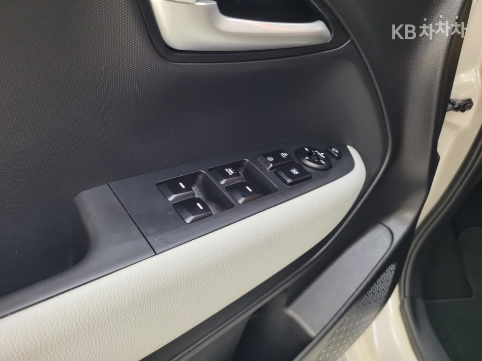 2025 - kia kia