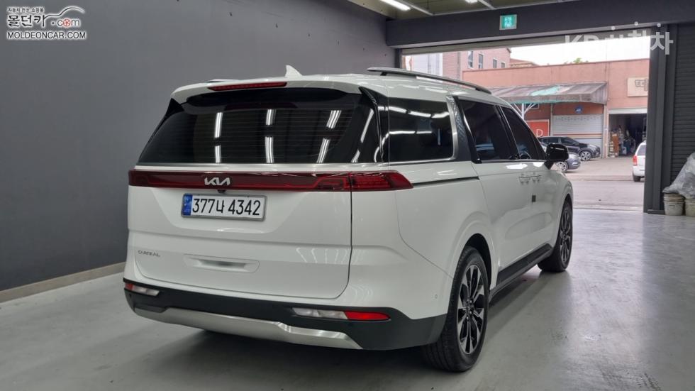 2023 - kia carnival