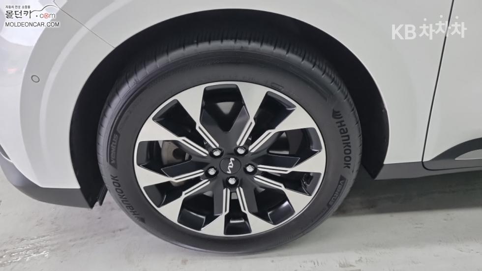 2023 - kia carnival