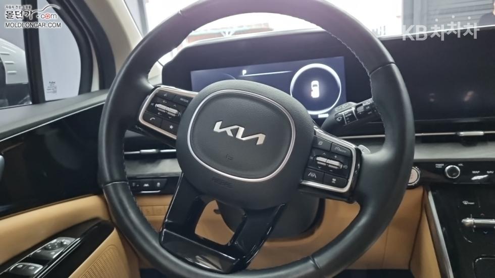 2023 - kia carnival