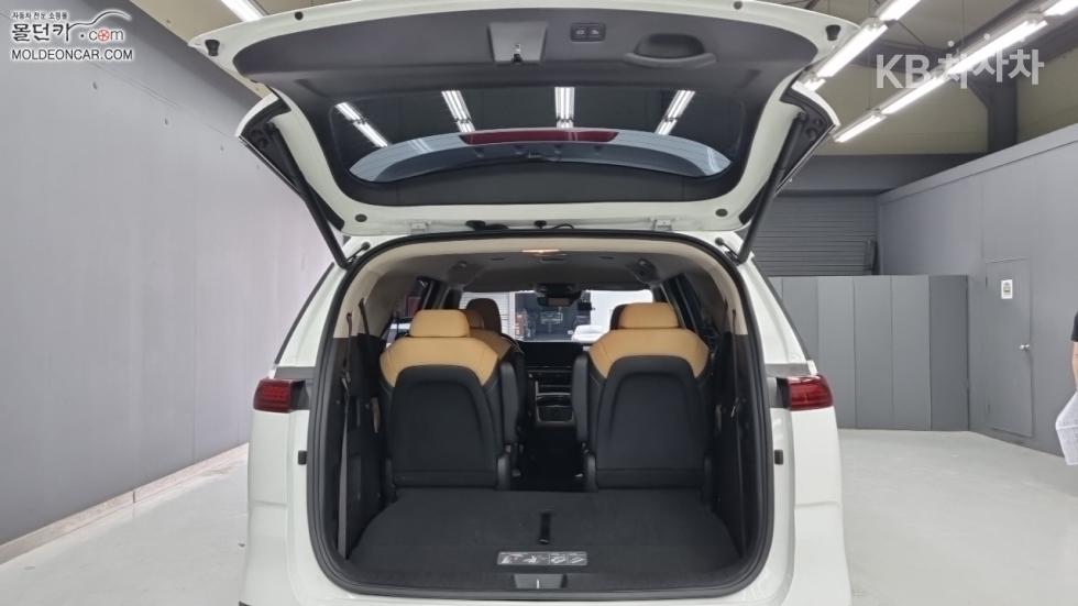 2023 - kia carnival