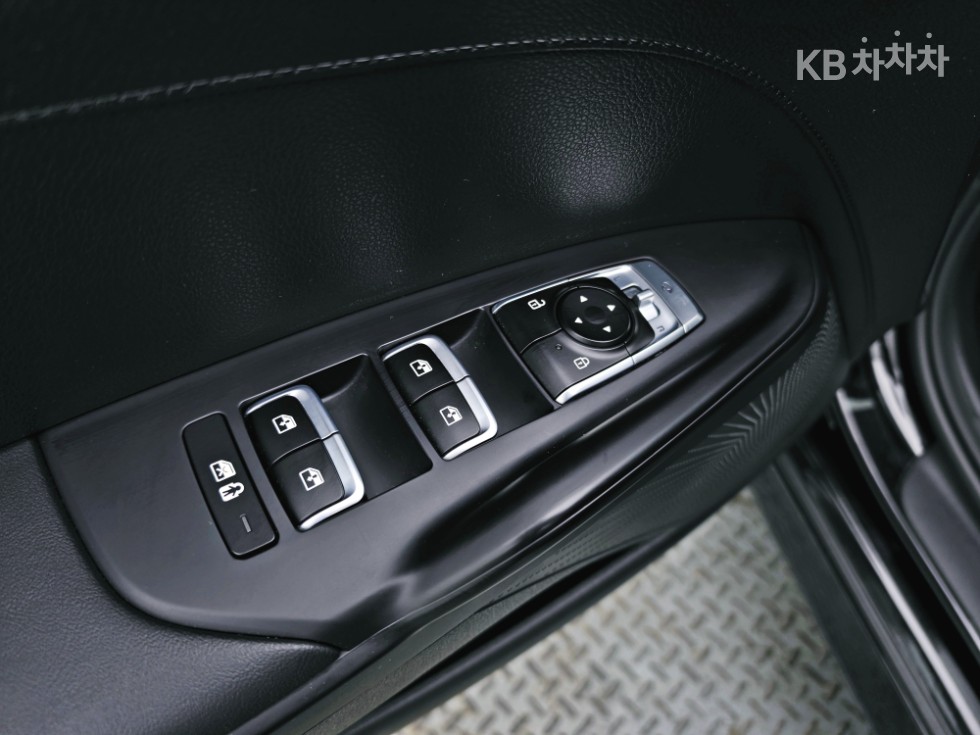 2022 - kia k5