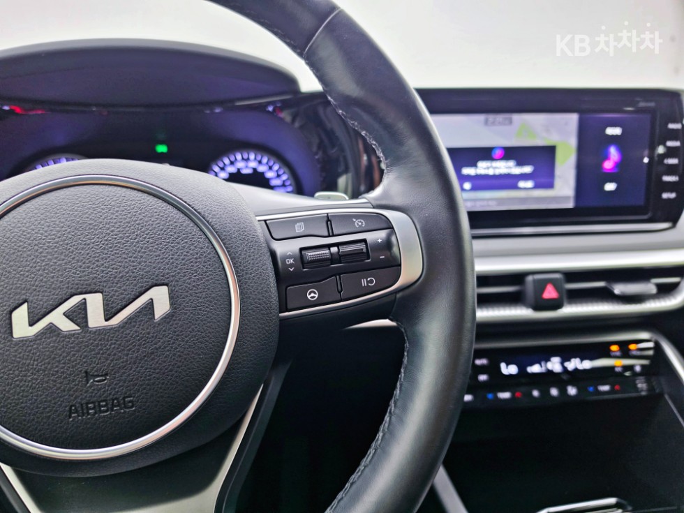 2022 - kia k5