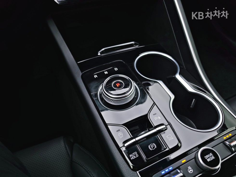 2022 - kia k5