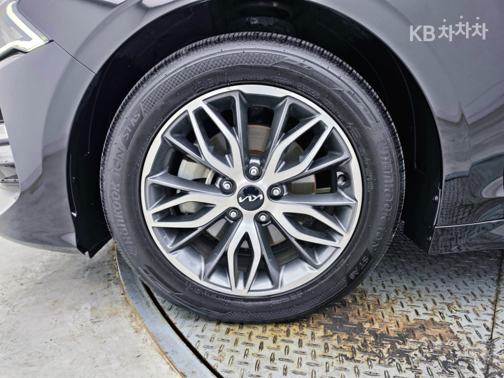2022 - kia k5