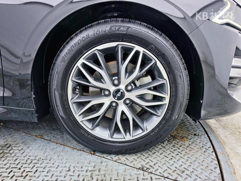 2022 - kia k5