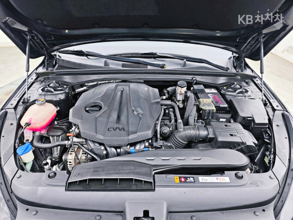 2022 - kia k5