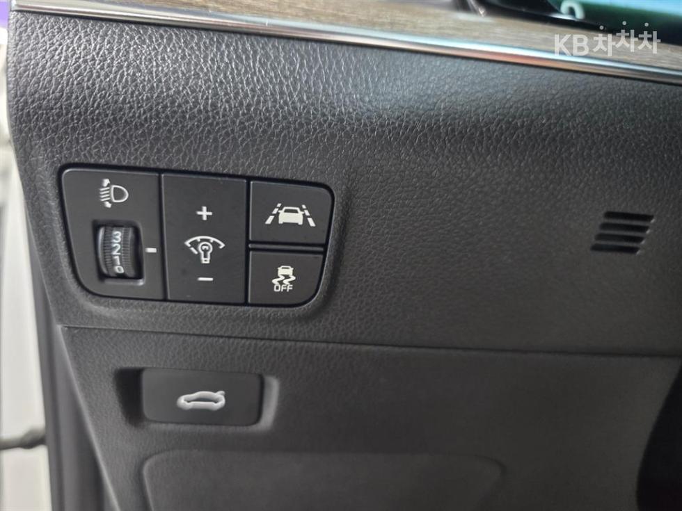 2023 - kia k5