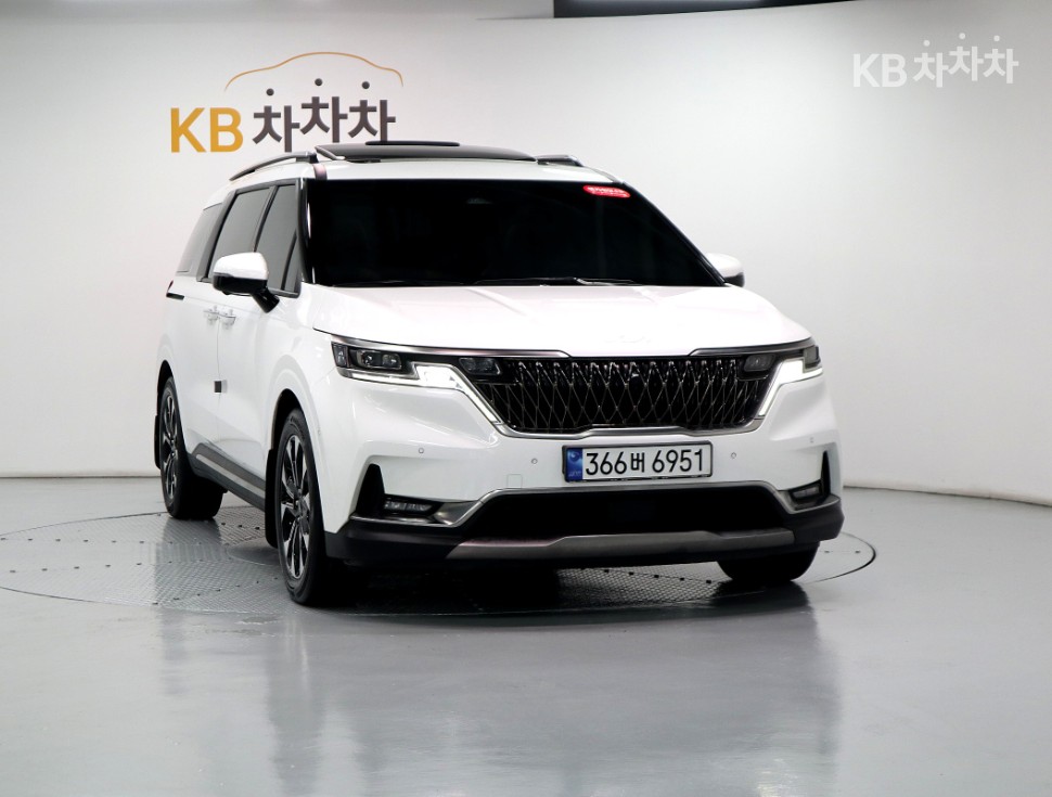 2023 - kia carnival