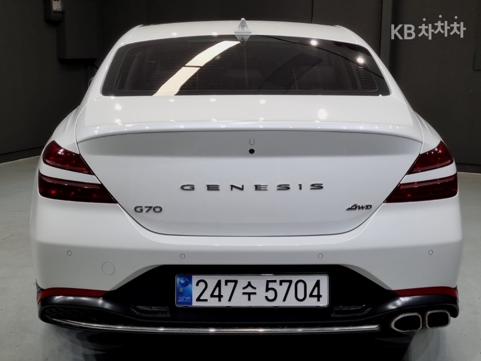 2022 Genesis G70 photo