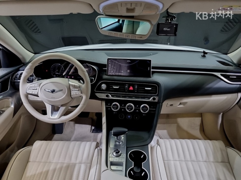 2022 Genesis G70 photo