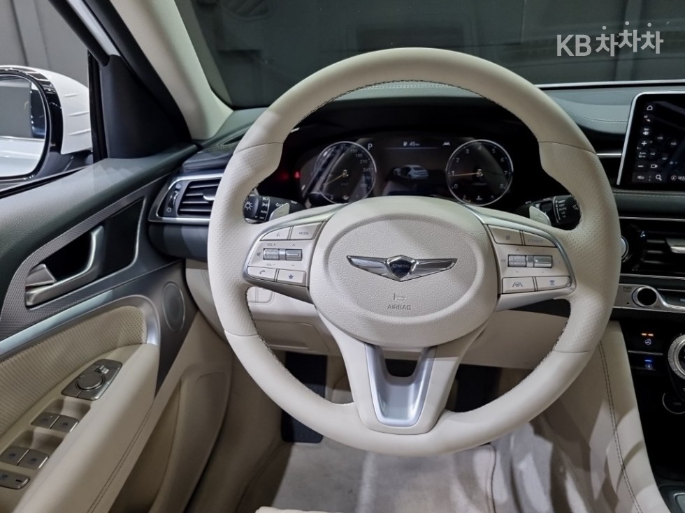 2022 Genesis G70 photo