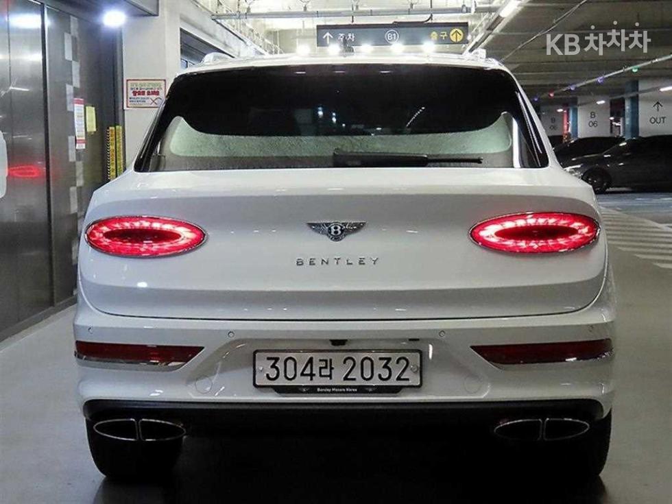 2024 Bentley Used Car photo