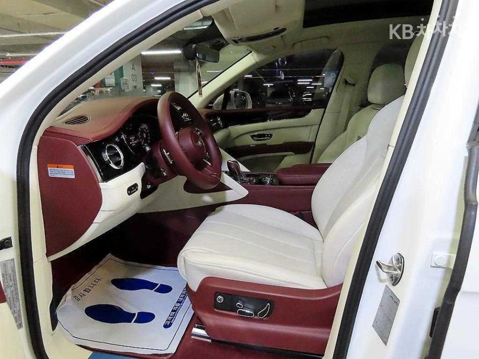 2024 Bentley Used Car photo