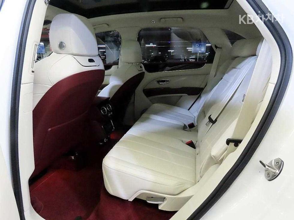 2024 Bentley Used Car photo