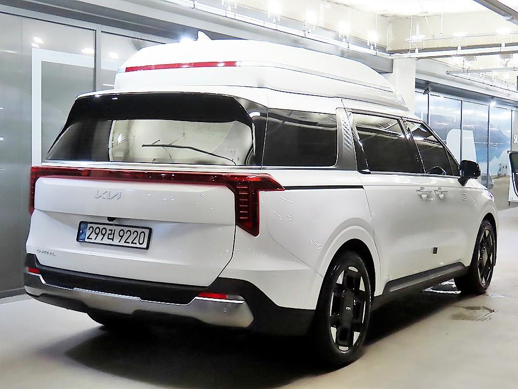 2025 Kia 4 photo