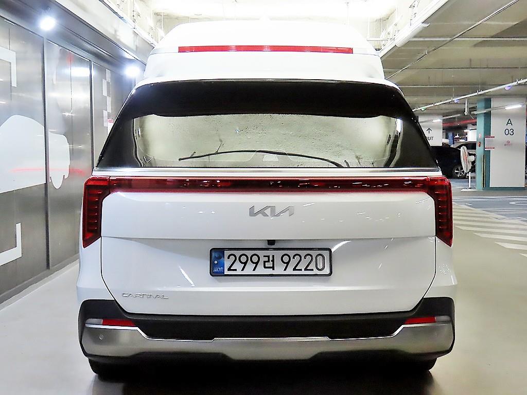 2025 Kia 4 photo
