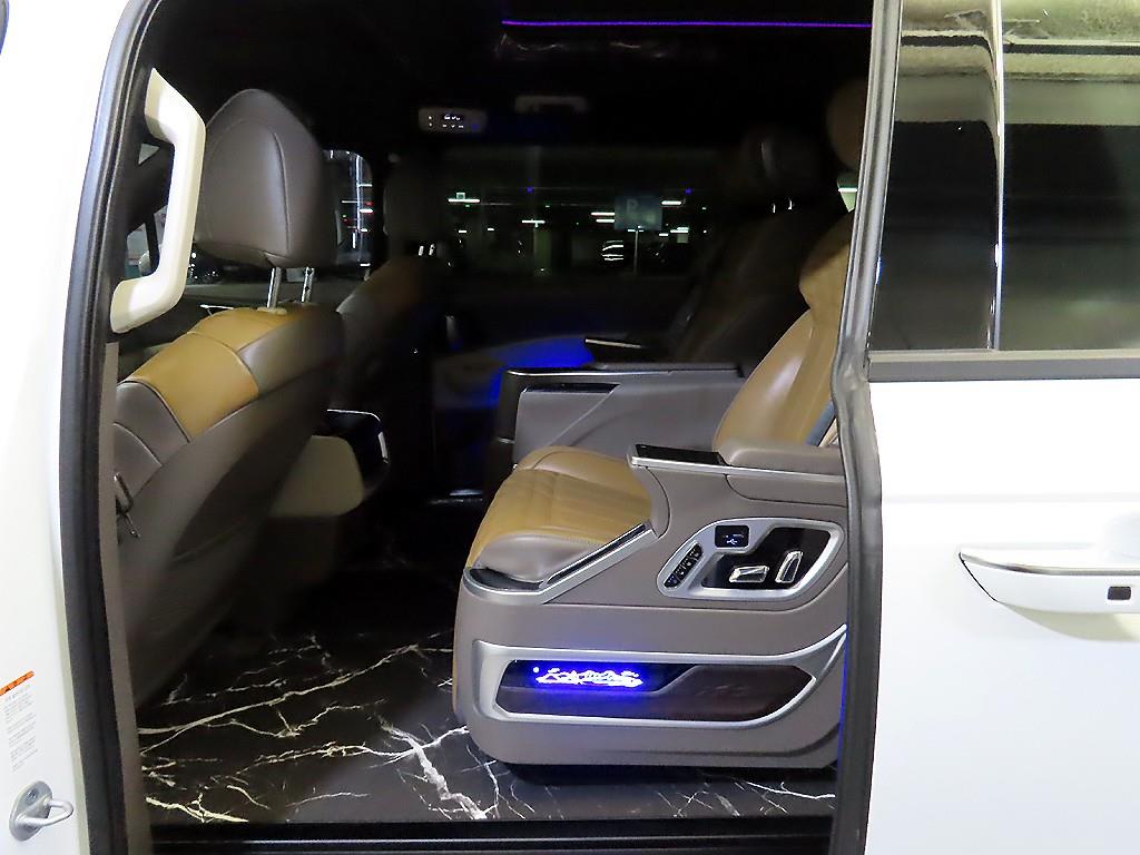 2025 Kia 4 photo