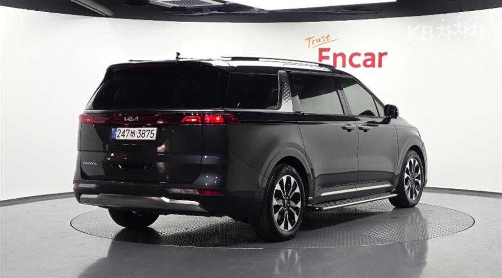 2023 - kia carnival