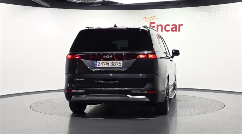 2023 - kia carnival
