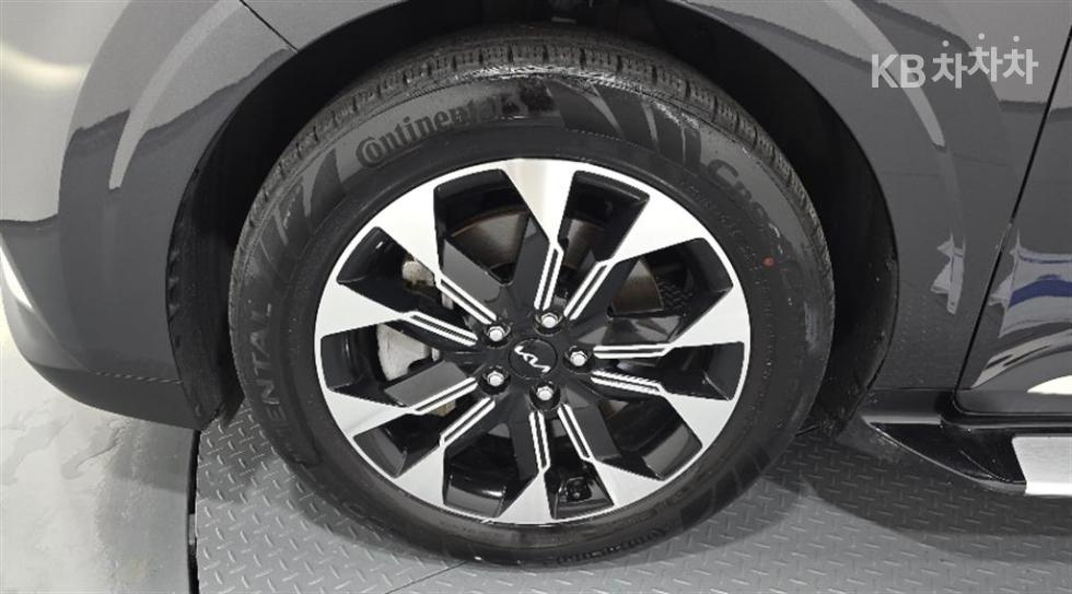 2023 - kia carnival