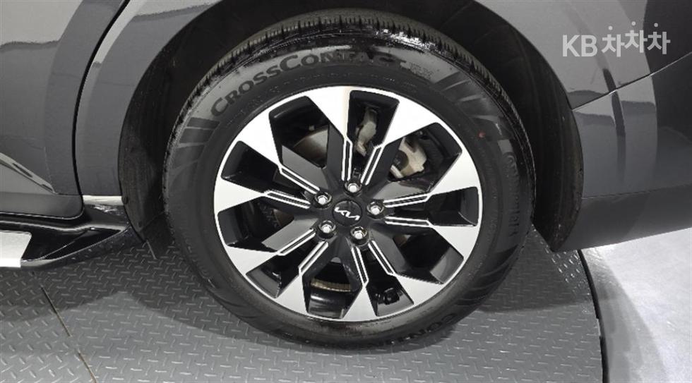 2023 - kia carnival