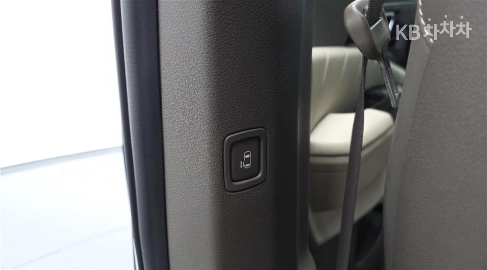 2023 - kia carnival