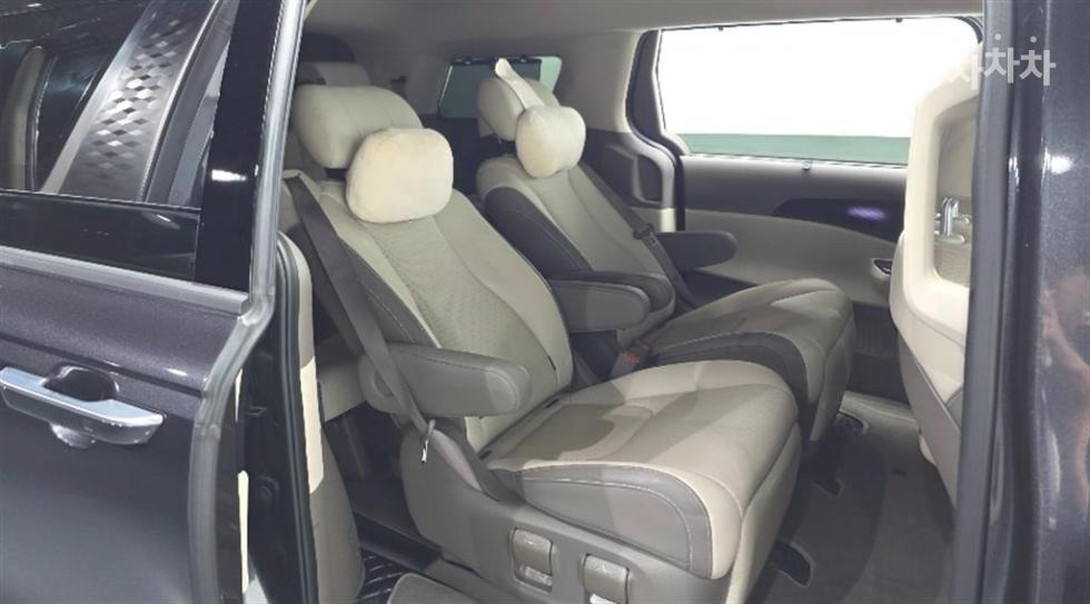 2023 - kia carnival