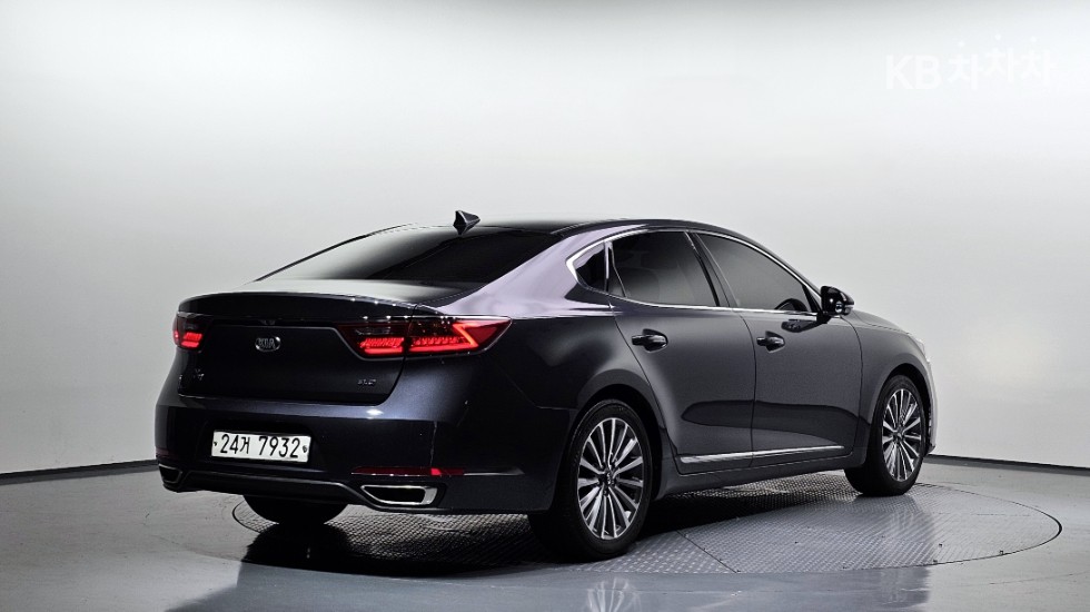 2019 - kia k7