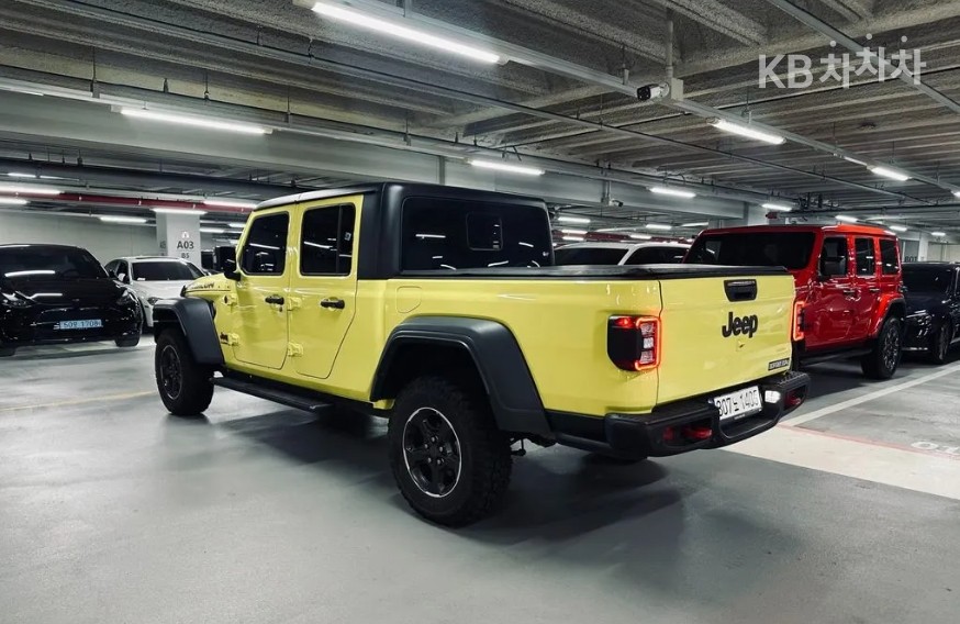 2023 - jeep gladiator