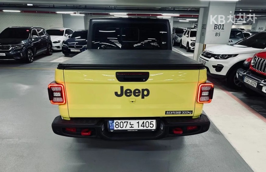 2023 - jeep gladiator