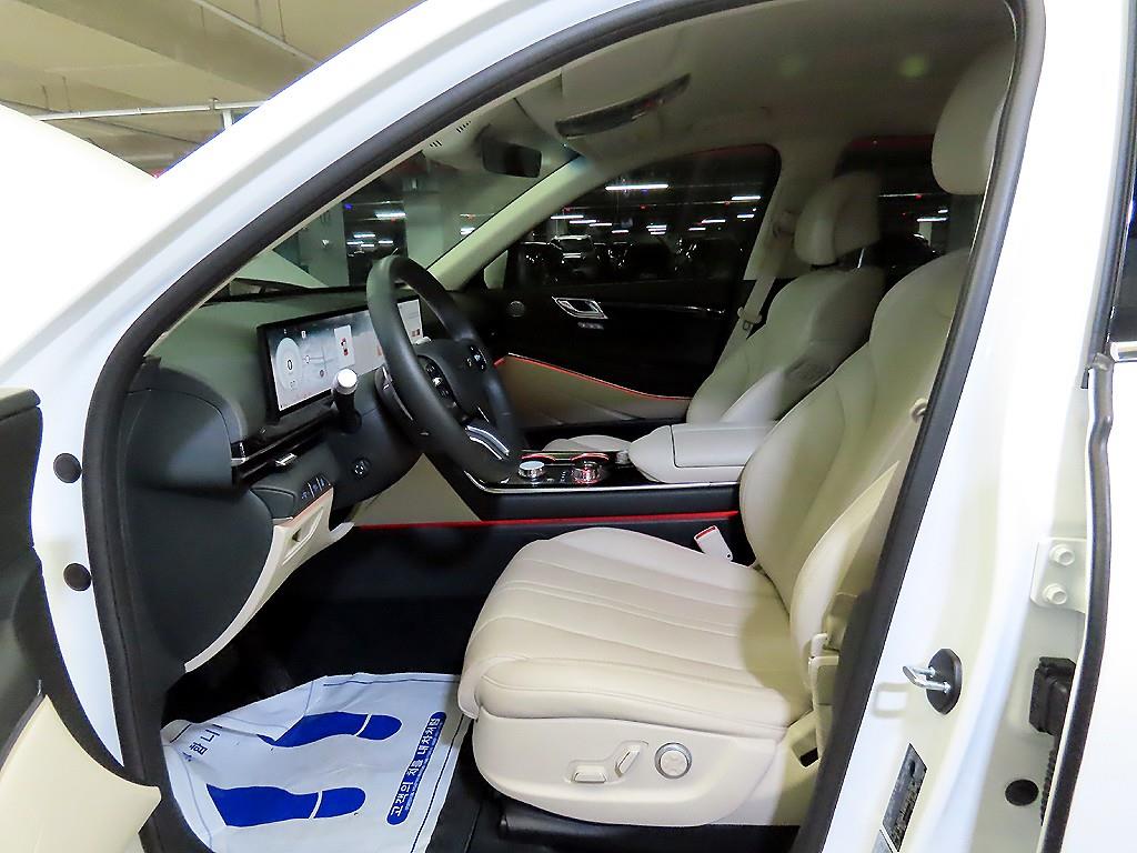 2023 Genesis GV80 photo