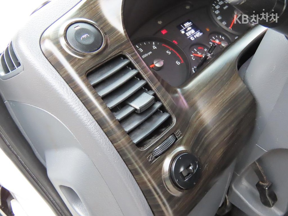 2018 - kia bongo iii