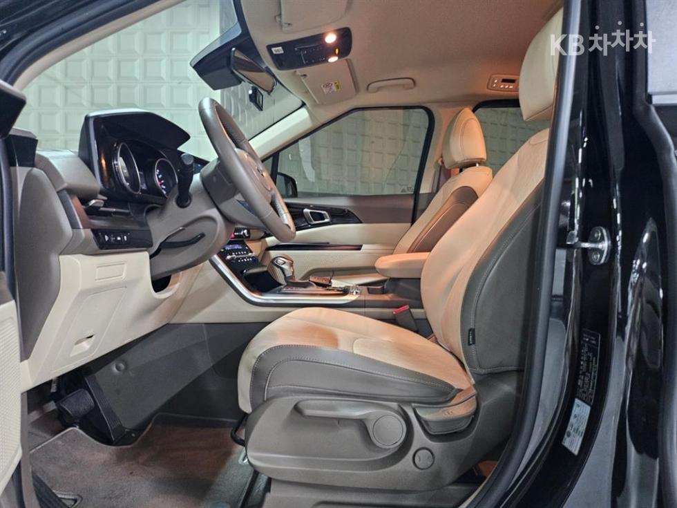 Kia Carnival — miniaturë 5