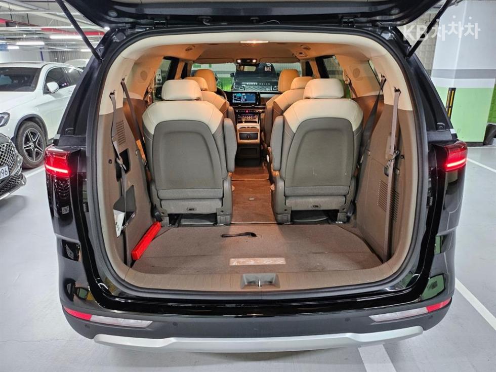 Kia Carnival — miniaturë 7