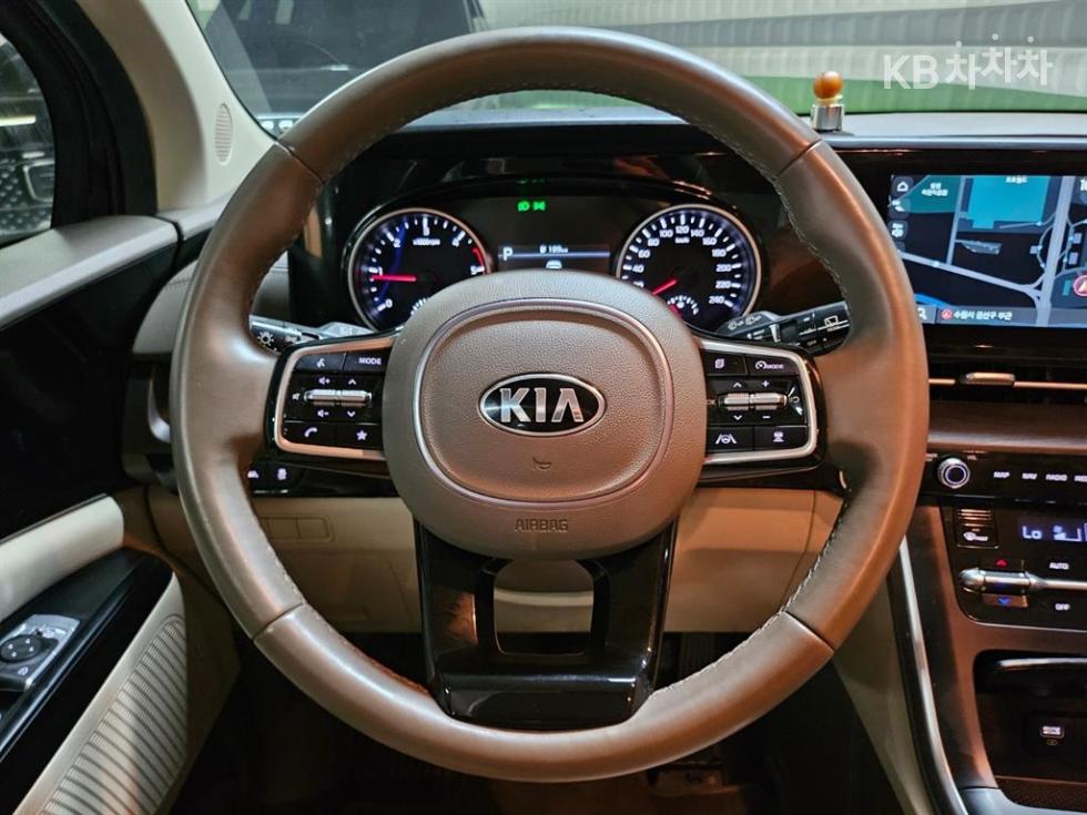 Kia Carnival — miniaturë 10