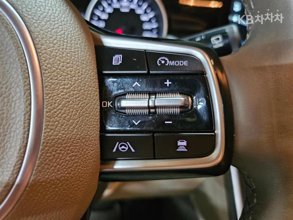 Kia Carnival — miniaturë 11