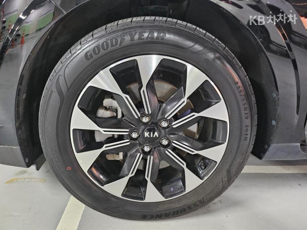 Kia Carnival — miniaturë 19