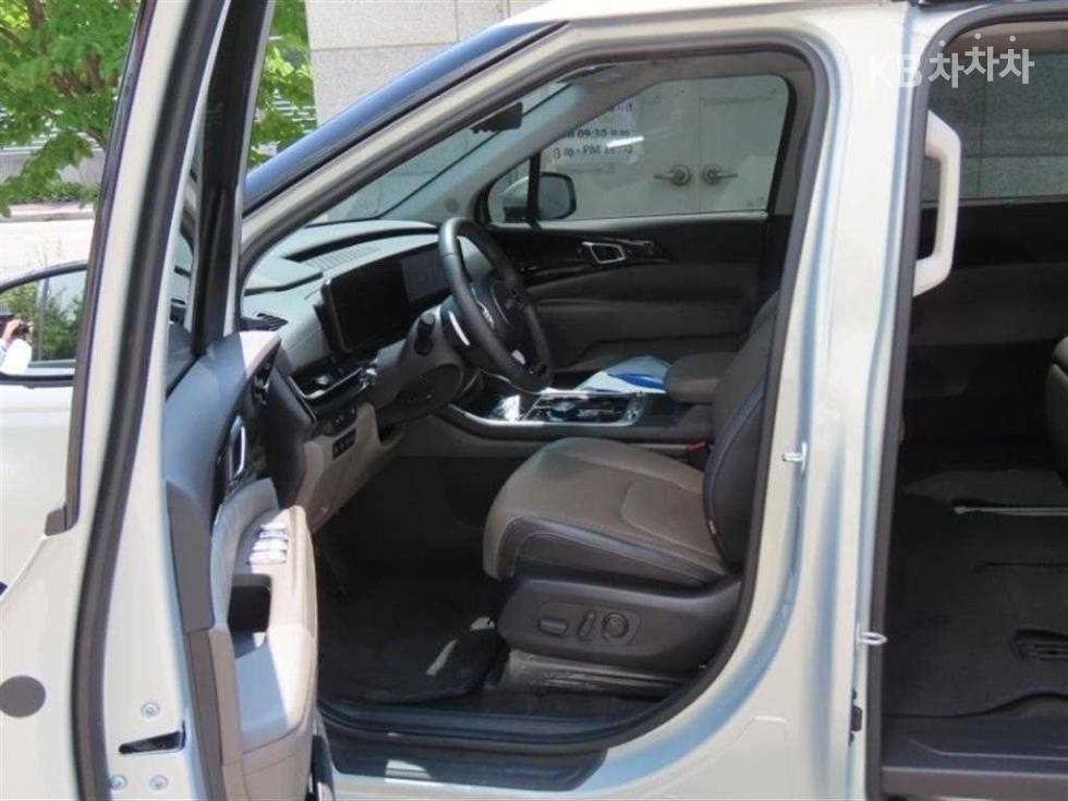 2025 - kia carnival
