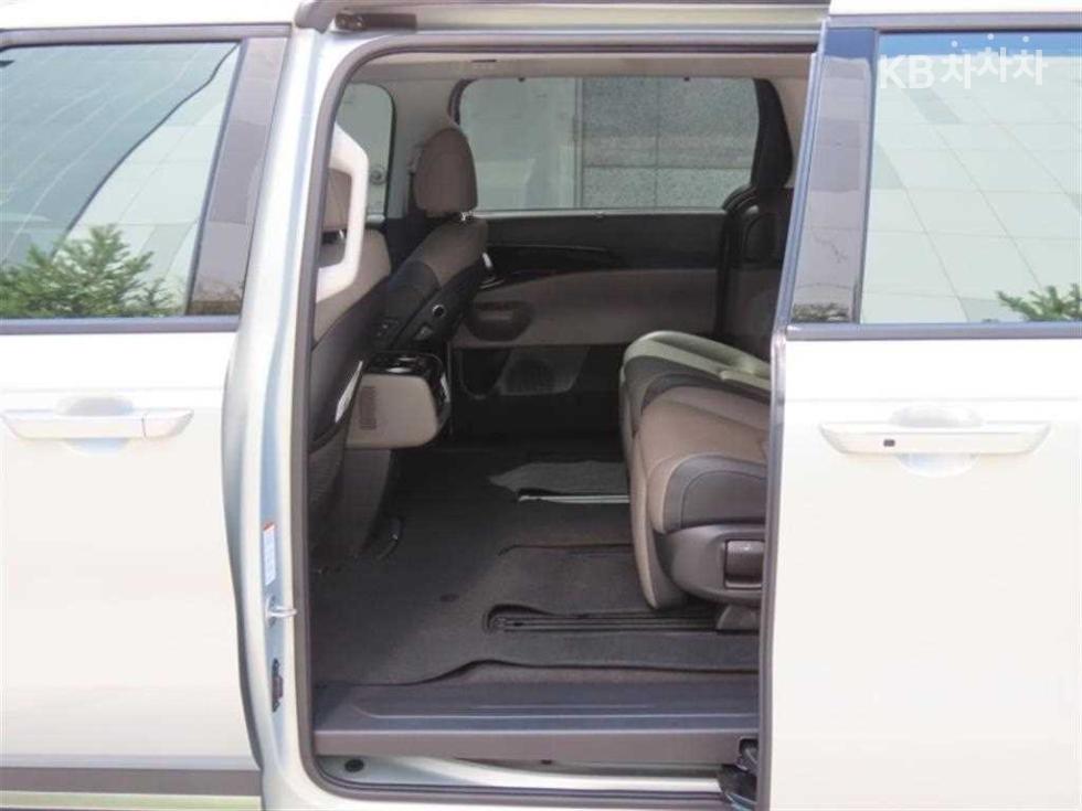 2025 - kia carnival