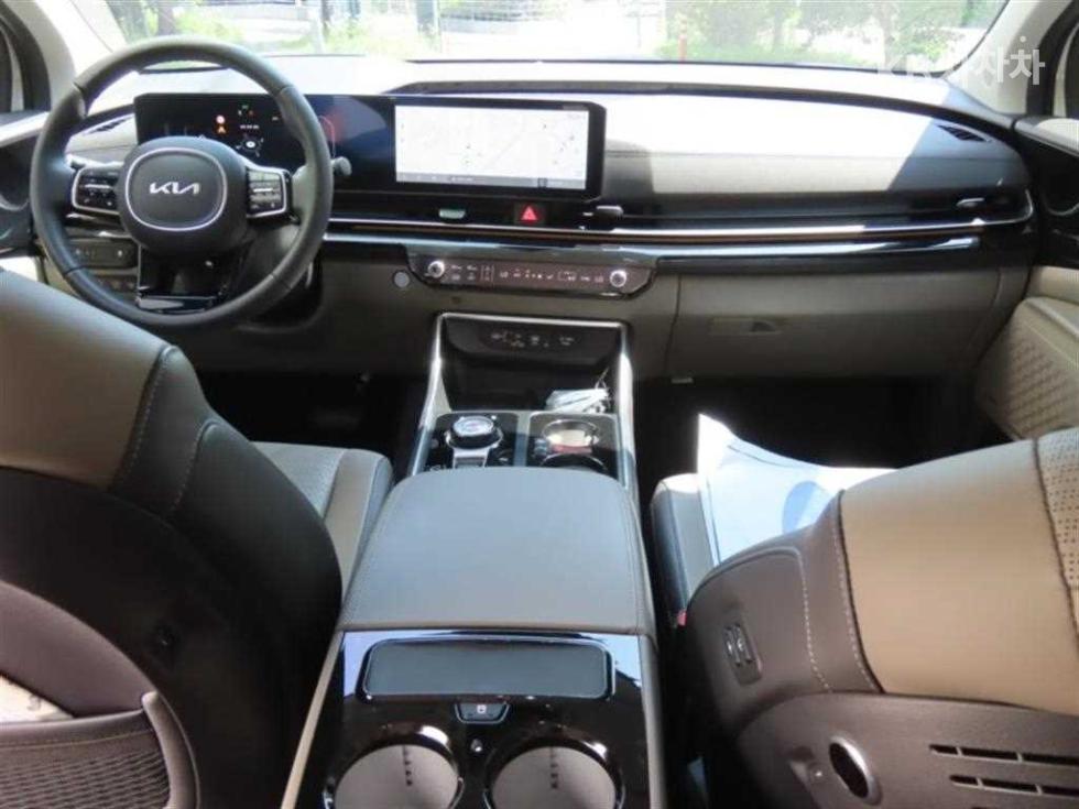2025 - kia carnival