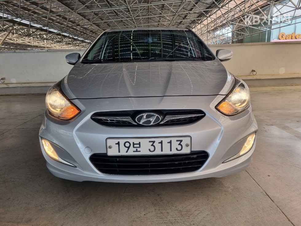2012 hyundai accent