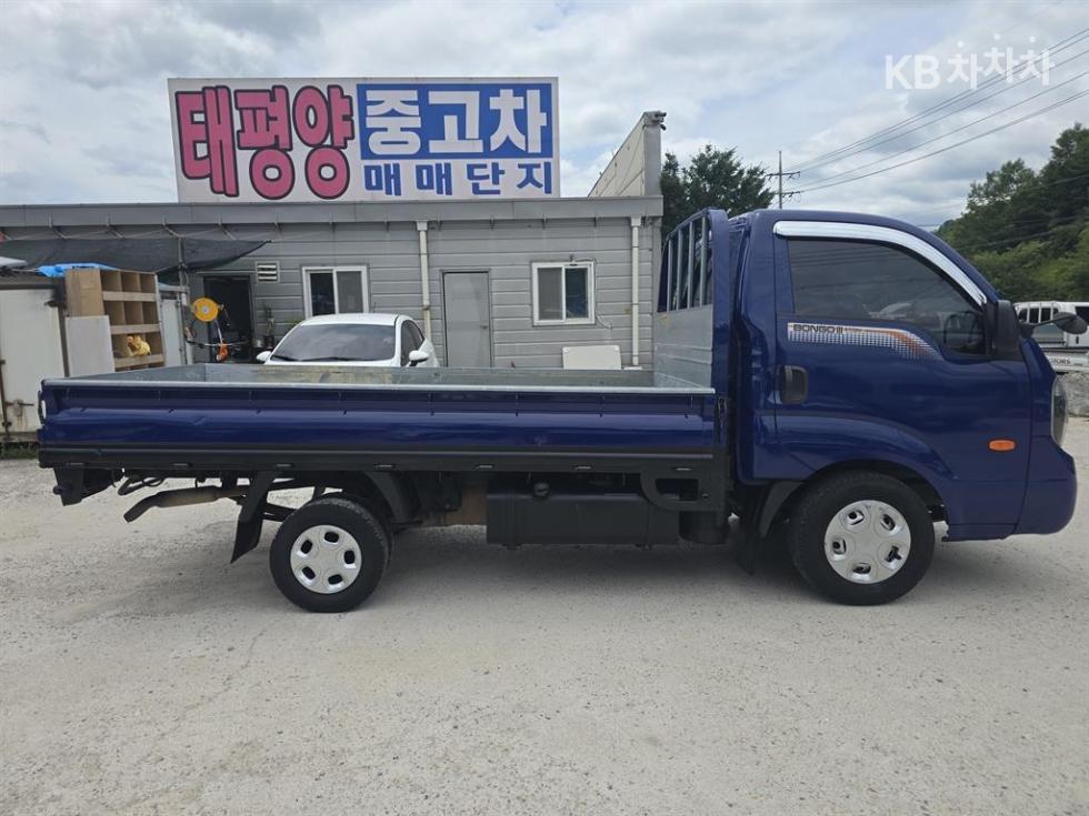 2016 - kia bongo iii
