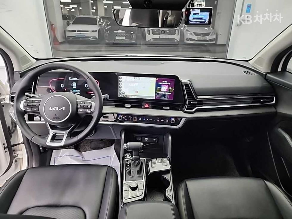 2022 - kia sportage