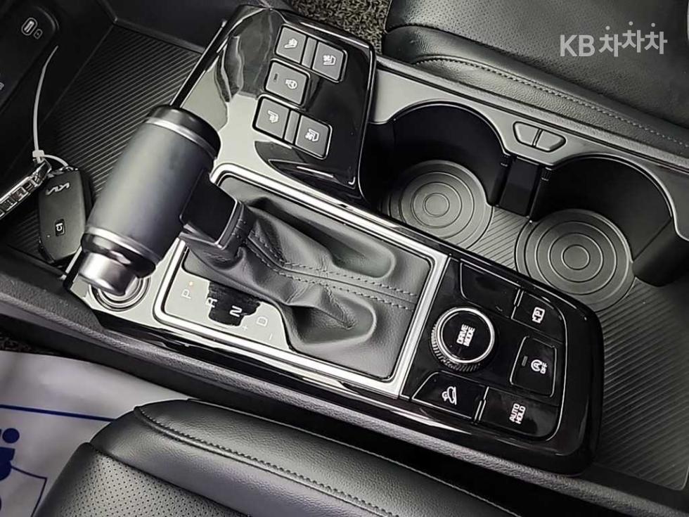 2022 - kia sportage